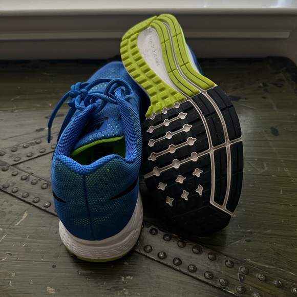 Nike “running” Shoes - Picture 3 of 5